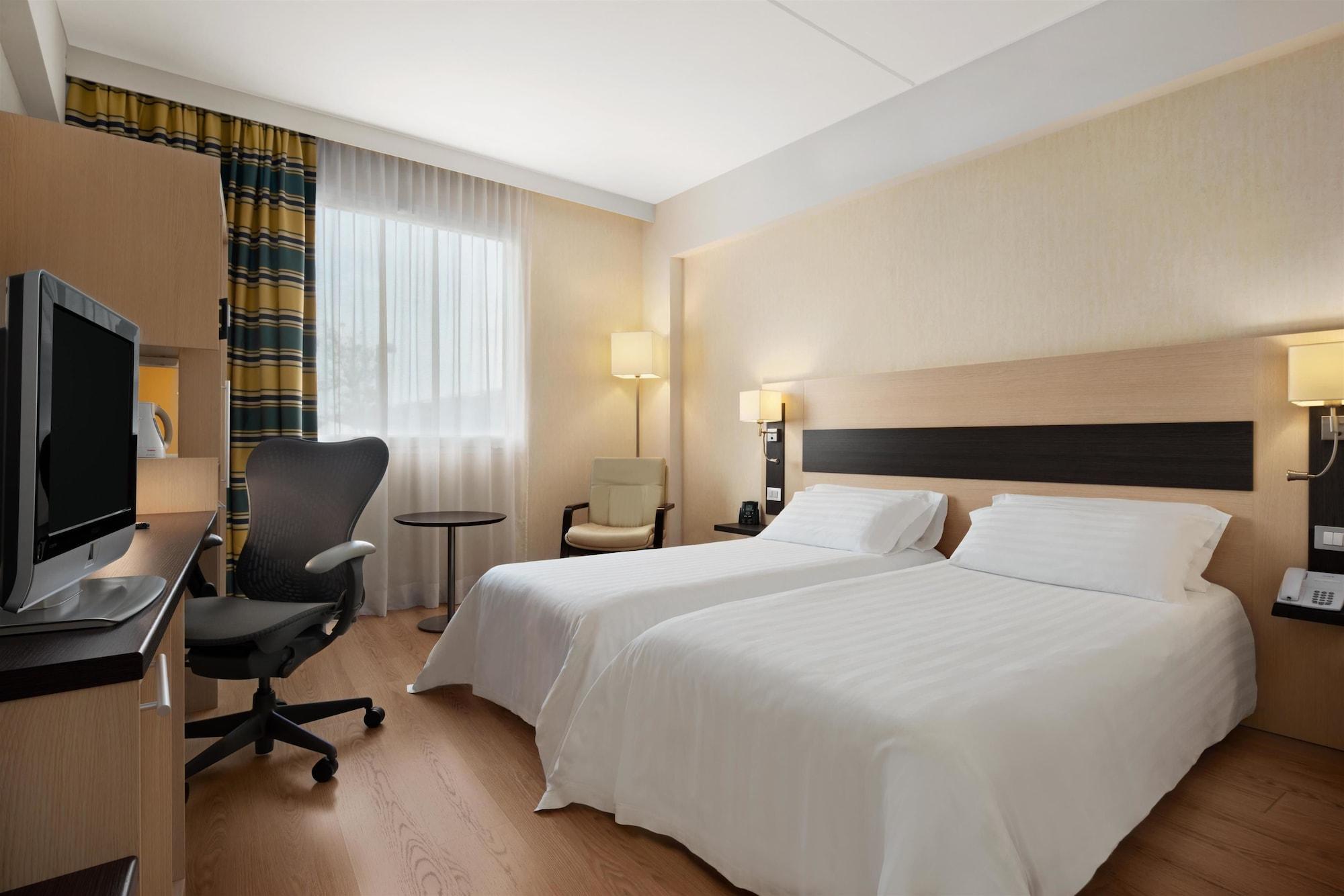 Hilton Garden Inn Rome Airport Fiumicino Esterno foto