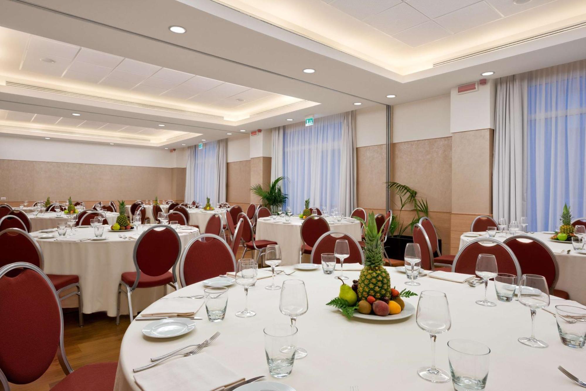 Hilton Garden Inn Rome Airport Fiumicino Esterno foto