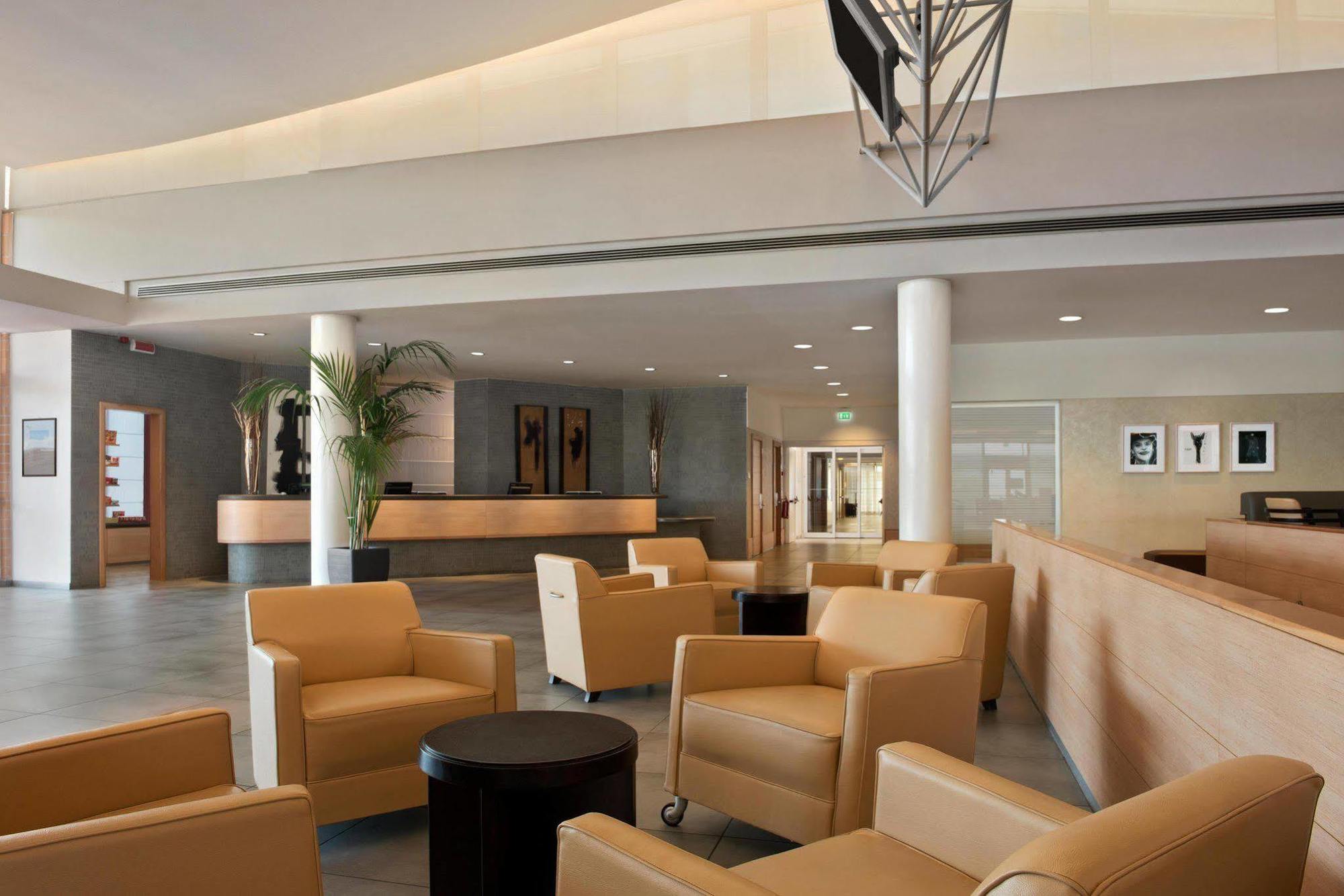 Hilton Garden Inn Rome Airport Fiumicino Esterno foto